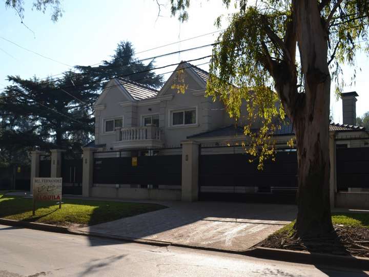 Casa en venta en Gobernador Guillermo Udaondo, Villa Udaondo