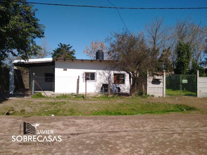 Casa en venta en Las Azucenas, 488, Mariano Acosta