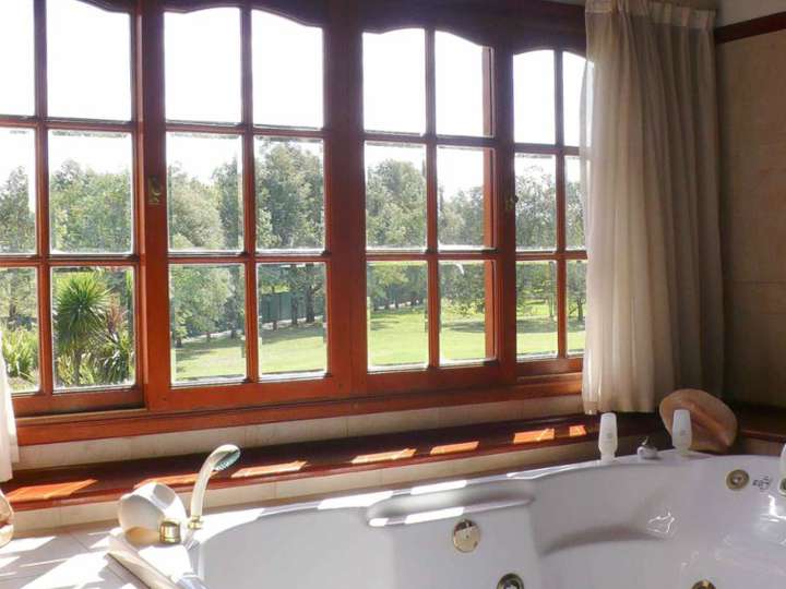 Casa en venta en Avenida Olímpica, Canning