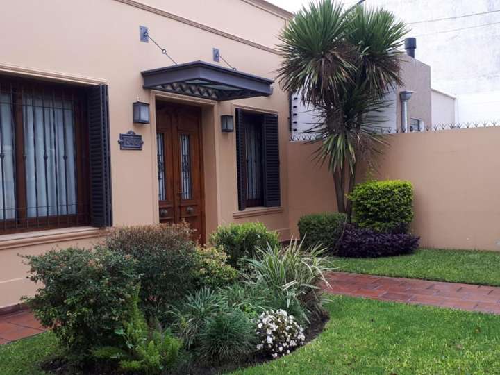 Casa en venta en Directorio, San Antonio de Padua