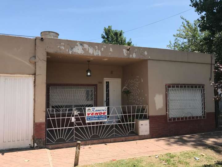 Casa en venta en Darwin Passaponti, La Reja