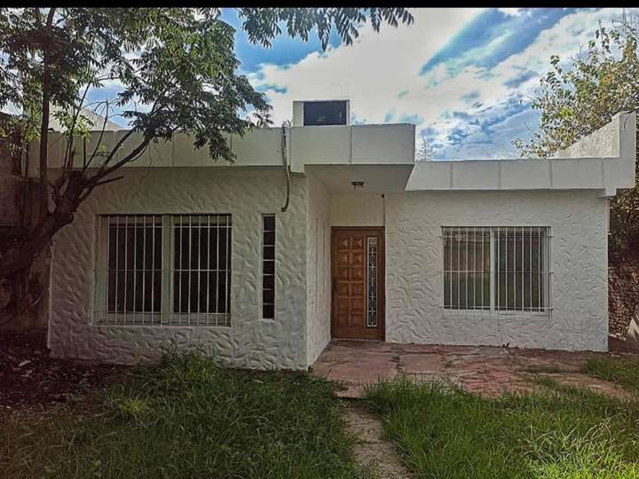 Casa en venta en Directorio, San Antonio de Padua
