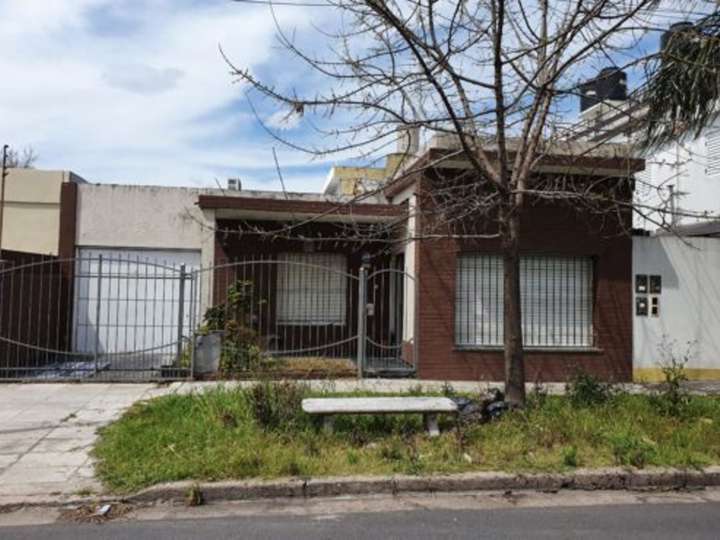 Casa en venta en Miguel Cané, 2390, Villa Luzuriaga