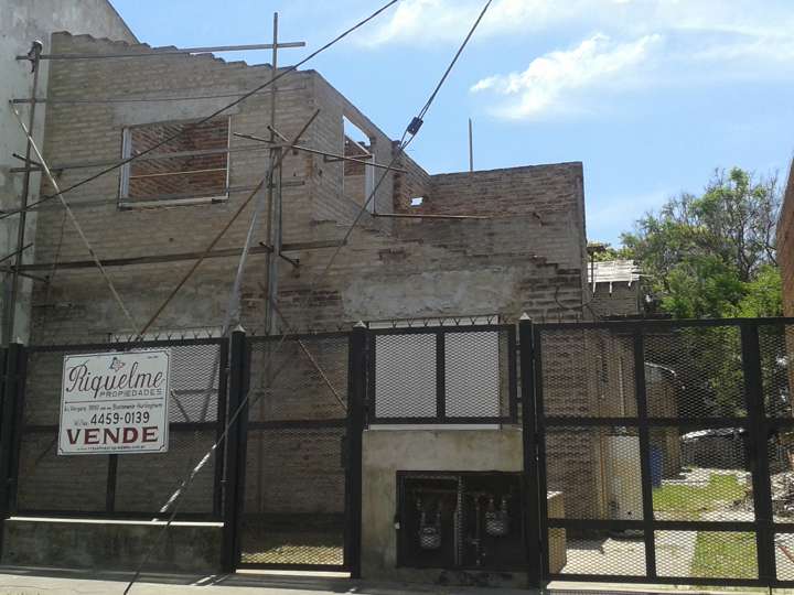 Casa en venta en José Bustamante y Guevara, Hurlingham