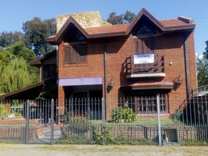 Casa adosada en venta en Finochietto, Buenos Aires