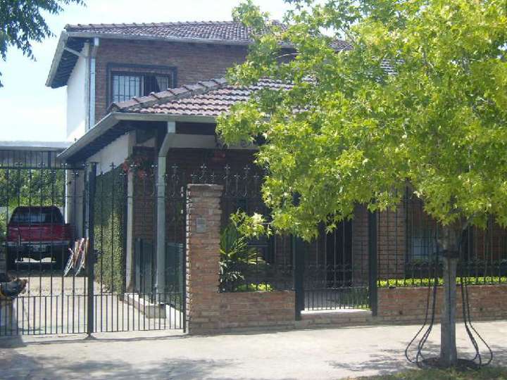 Casa en venta en Forest, Hurlingham