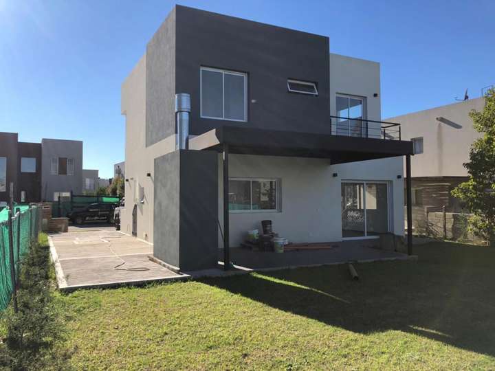 Casa en venta en Dolores, Pilar