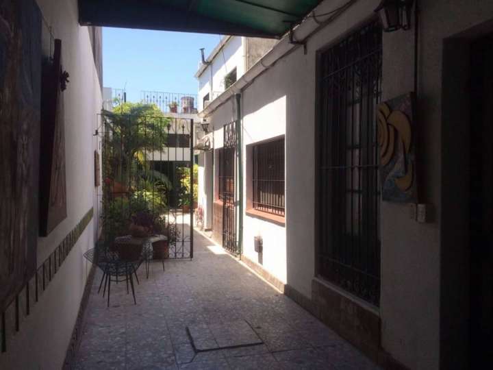 Casa en venta en Avenida Hipólito Yrigoyen, Adrogué