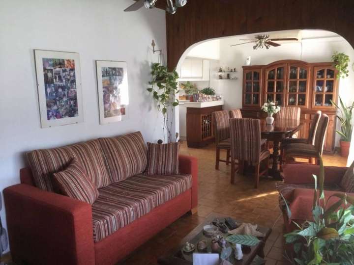 Casa en venta en Vincente Stea, 1501, Buenos Aires