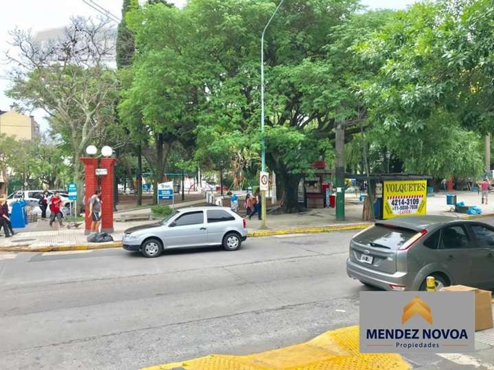 Comercial / Tienda en venta en Francisco Seguí, 892, Adrogué