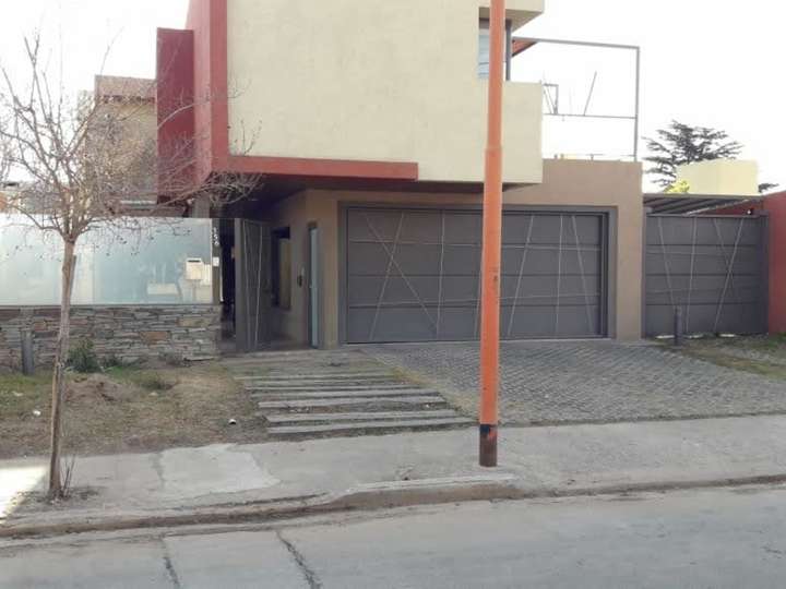 Casa en venta en 25 de Mayo, 432, Villa Carlos Paz