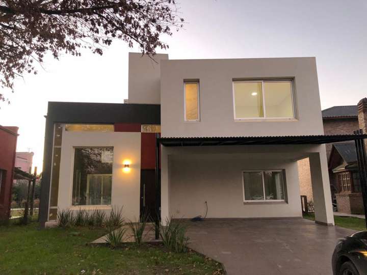 Casa en venta en Almafuerte, Francisco Álvarez