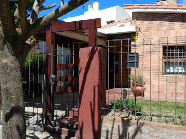 Casa en venta en Rumania, 1443, Villa Carlos Paz