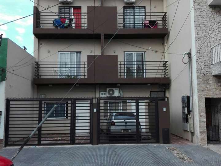 Departamento en venta en Almafuerte, 104, Villa Luzuriaga
