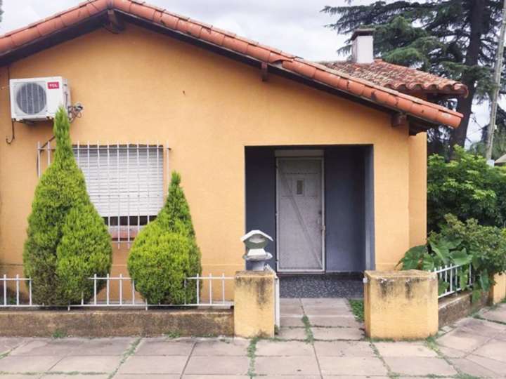 Casa en venta en Intendente Carlos Ratti, 515, Buenos Aires