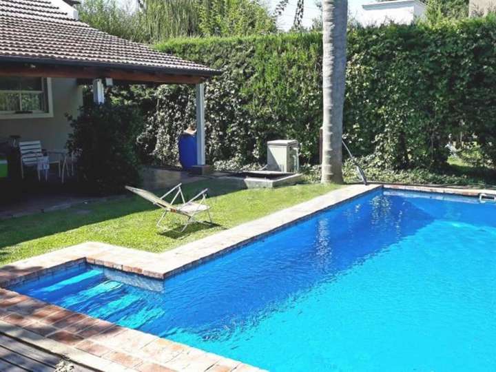 Casa en venta en Almafuerte, Francisco Álvarez