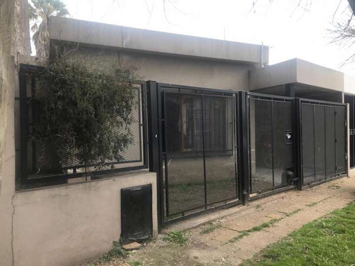 Casa en venta en Alberti, Buenos Aires