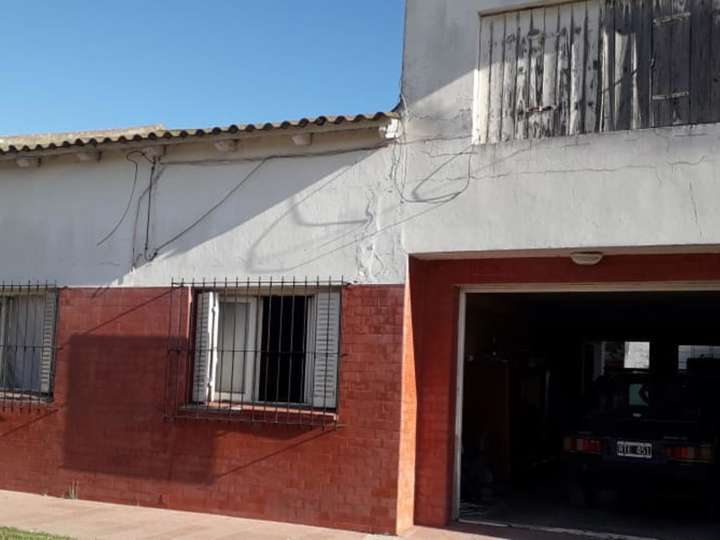 Casa en venta en Calle 64, 2901, Necochea