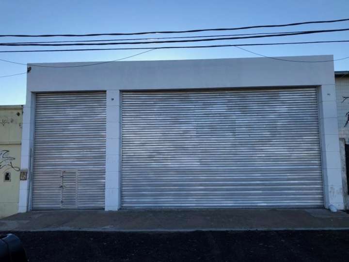 Comercial / Tienda en venta en Camino de Cintura, Luis Guillón