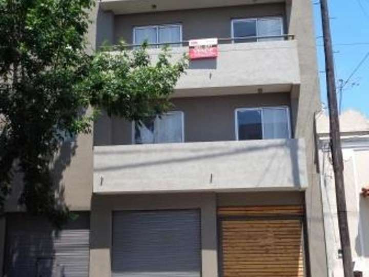 Comercial / Tienda en venta en Mariano Moreno, 1043, Buenos Aires