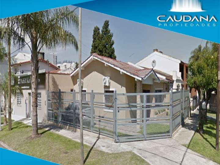 Casa en venta en República de Chile, 702, Villa Luzuriaga