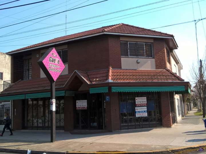 Comercial / Tienda en venta en Larrea, 2602, Buenos Aires