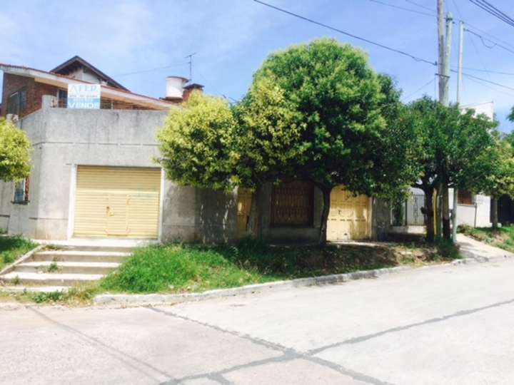Casa en venta en Alfonsina Storni, 702, Buenos Aires