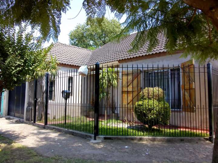 Casa en venta en Corrientes, Paso del Rey
