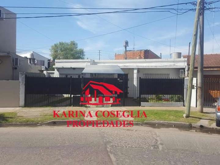 Casa en venta en Avenida Caseros, 3599, Ciudad Autónoma de Buenos Aires
