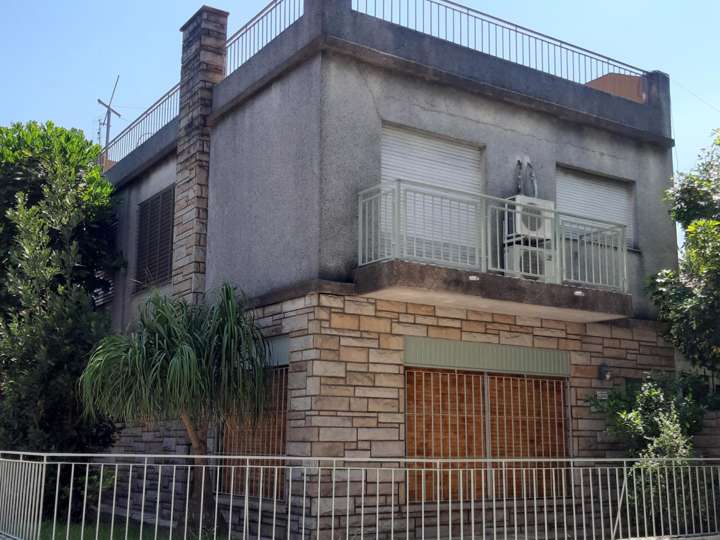 Casa en venta en Esteban Merlo, 5179, Caseros
