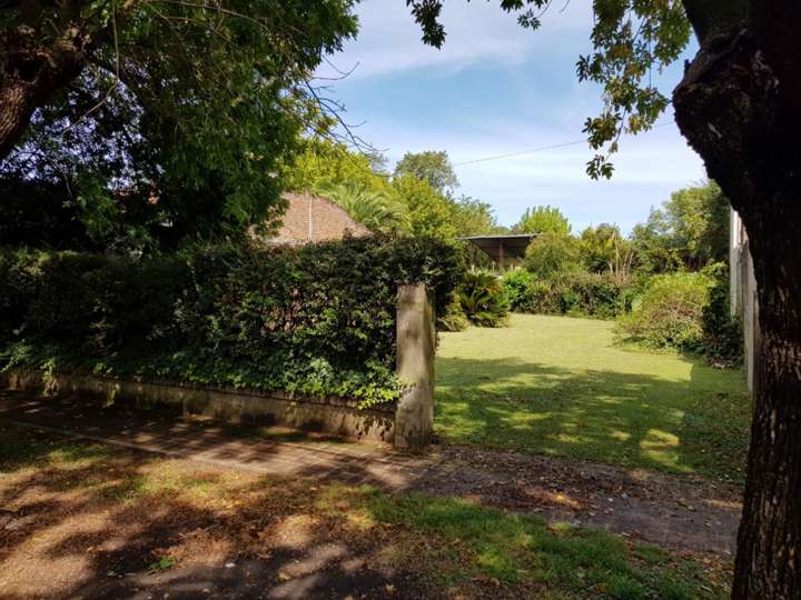 Terreno en venta en Diario La Nación, 1981, Francisco Álvarez