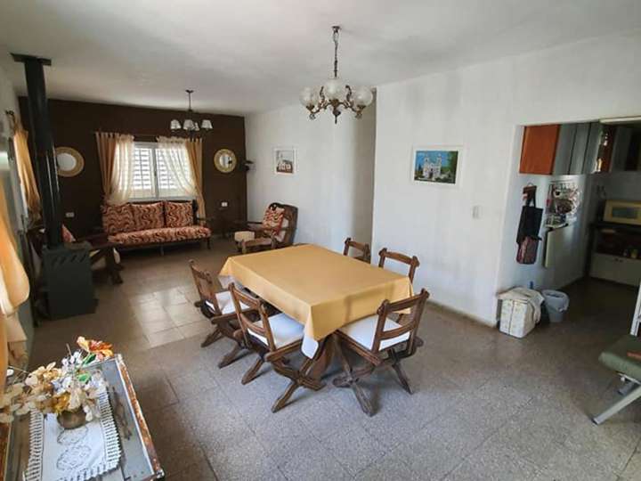 Casa en venta en El Calafate, 152, Villa Carlos Paz