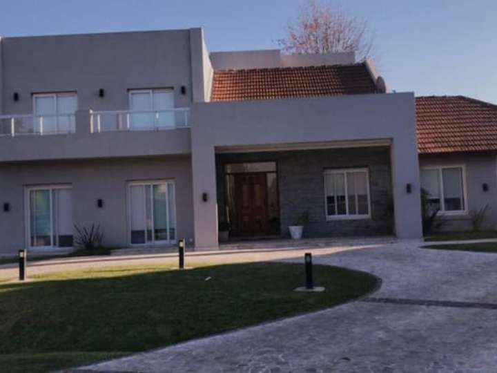 Casa en venta en Almafuerte, Francisco Álvarez