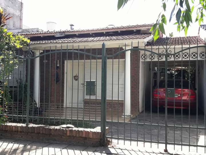 Casa en venta en Dinamarca, 1985, El Palomar