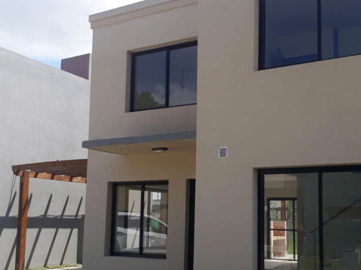 Casa en venta en El Chacho, Villa Udaondo