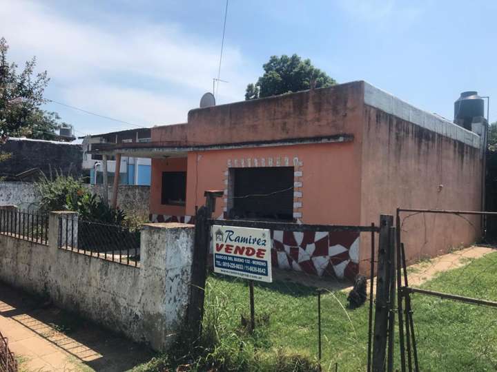 Casa en venta en Juan Milton, Buenos Aires