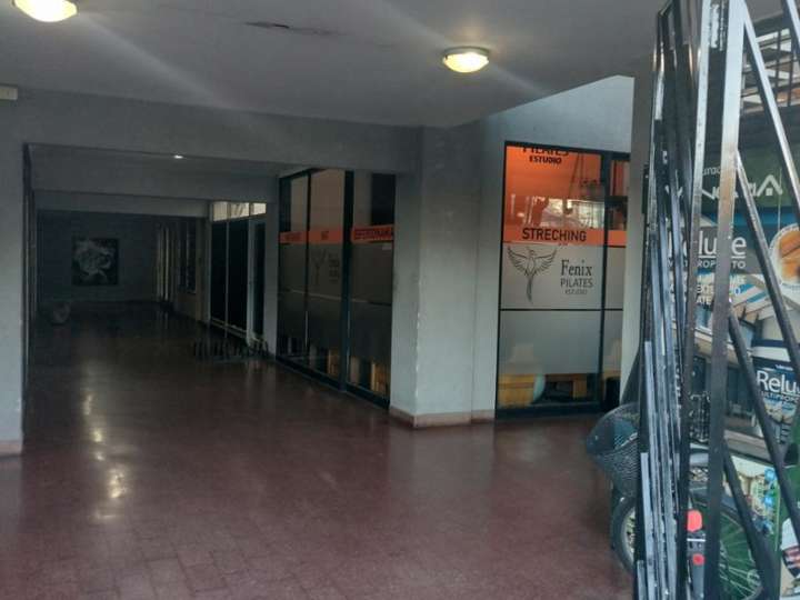 Comercial / Tienda en venta en 714 - Boulevard F.I.N.C.A., 6142, Ciudad Jardín Lomas del Palomar
