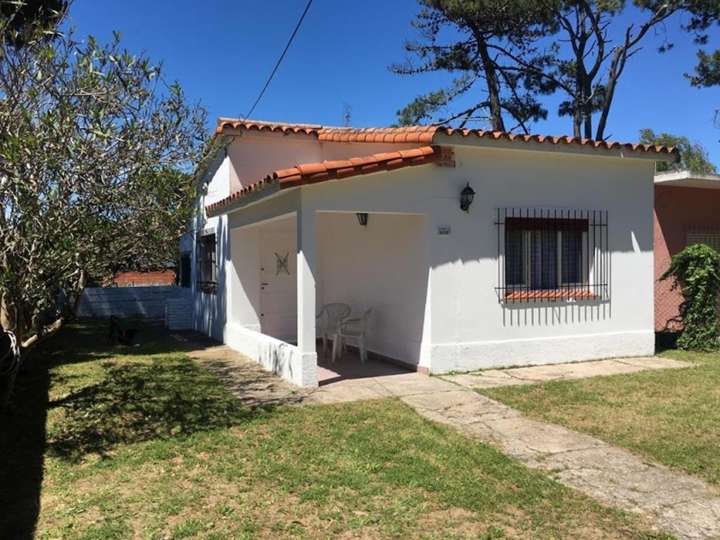 Casa en alquiler en Corrientes, 450, Mar de Ajó