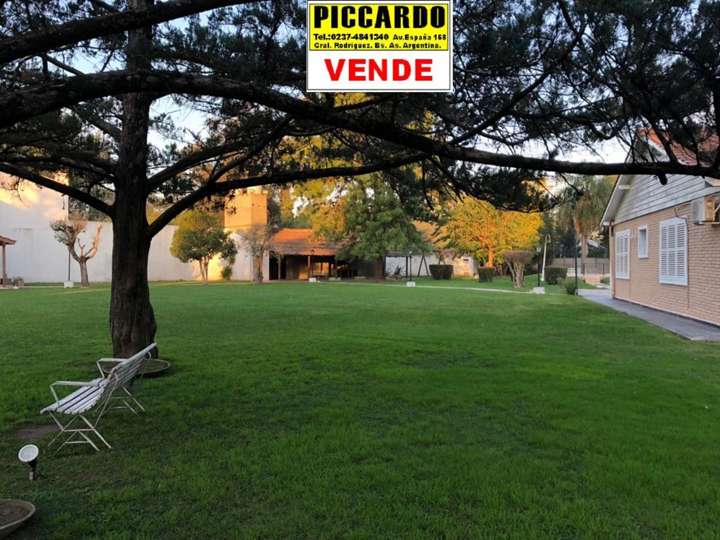 Casa adosada en venta en L. Polero, General Rodríguez