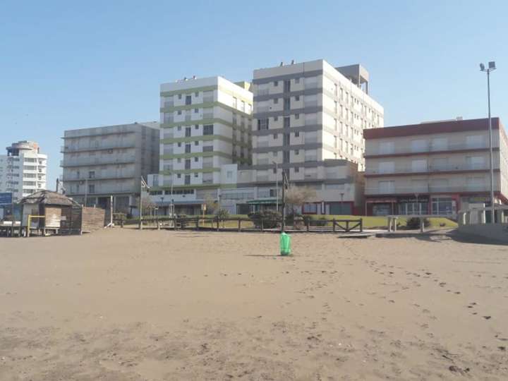 Departamento en alquiler en Avenida Argentina, Buenos Aires