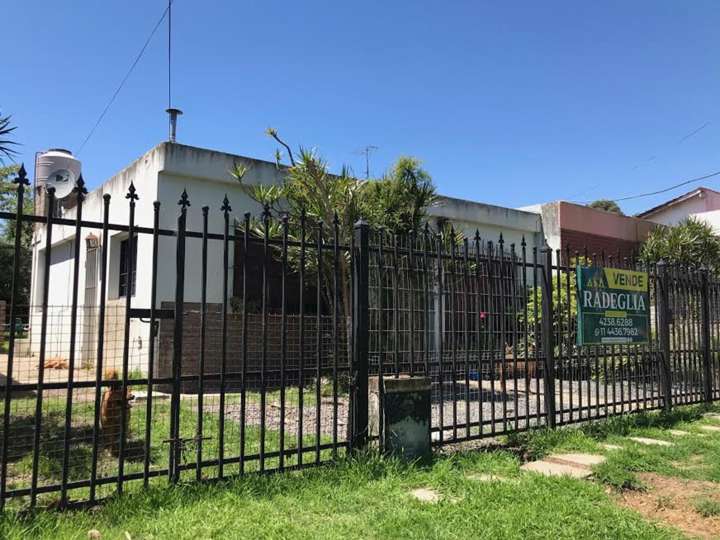 Casa en venta en Varela, 57, Burzaco