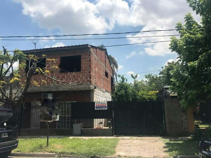 Casa en venta en Santos Dumont, Buenos Aires