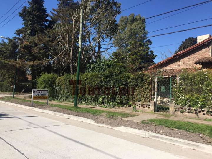 Casa en venta en Benito Lynch, Villa Udaondo