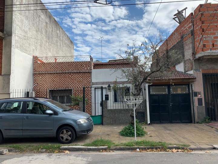 Casa en venta en José Indart, 901, Lomas del Mirador