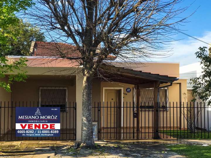 Casa en venta en Madame Curie, Villa Tesei