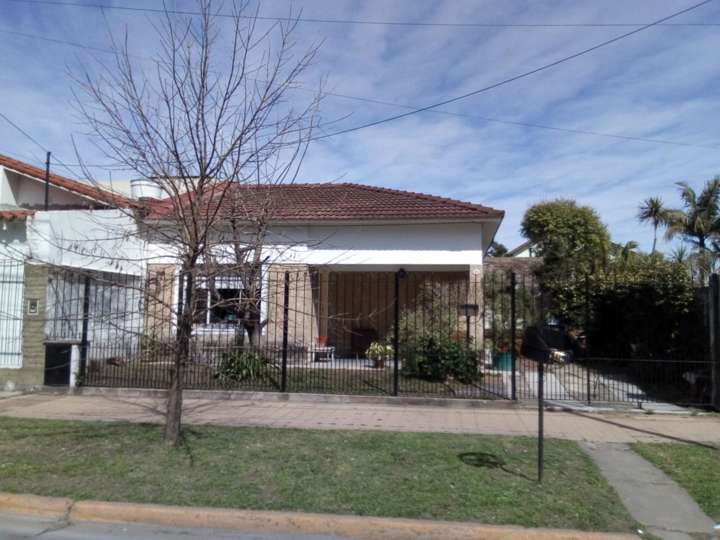 Casa en venta en Doctor Luis Beláustegui, Ciudad Autónoma de Buenos Aires