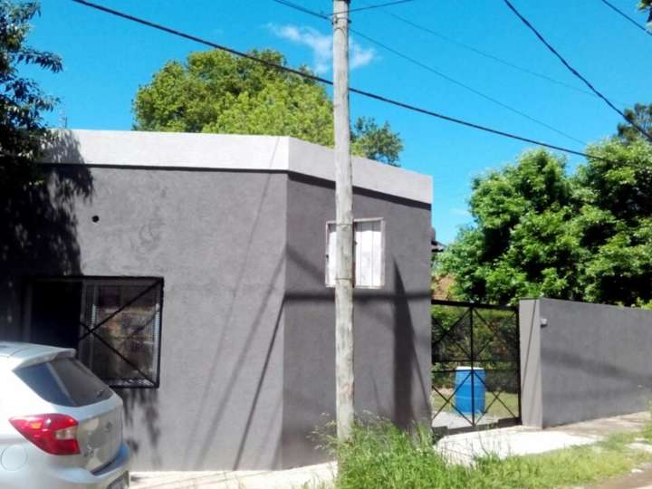 Casa en venta en Fray Luis Beltrán, Paso del Rey