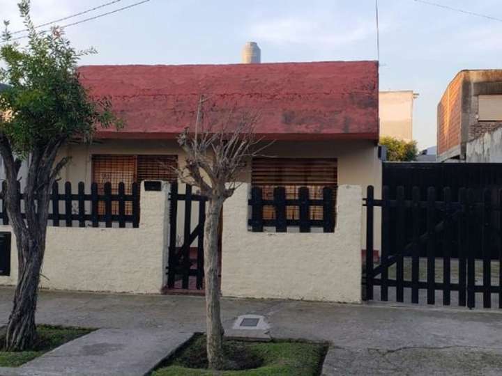 Casa en venta en Cucha Cucha, 676, La Tablada