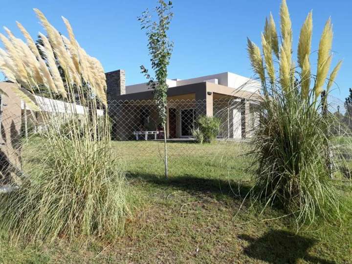 Casa en venta en Partido de Monte Hermoso, Buenos Aires