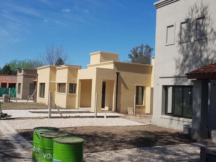 Casa en venta en Mariano Moreno, Bella Vista